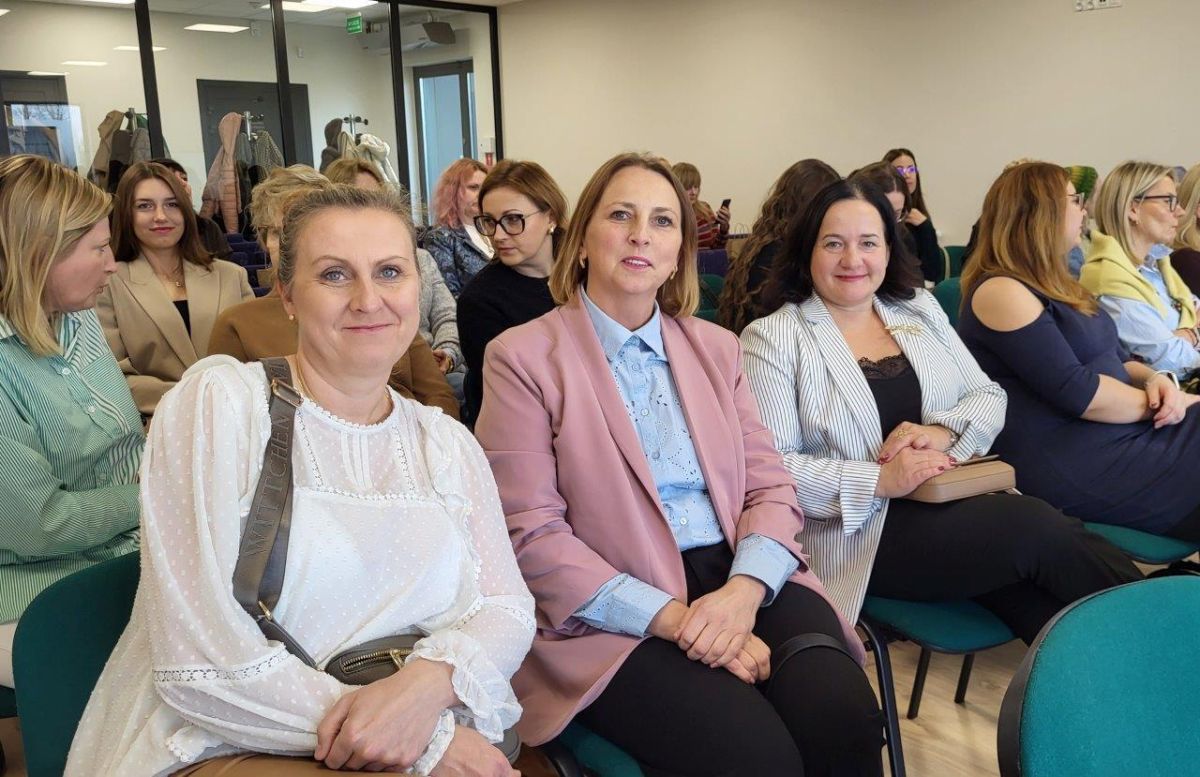 uczestniczki konferencji w Bytoni na sali wykłądowej