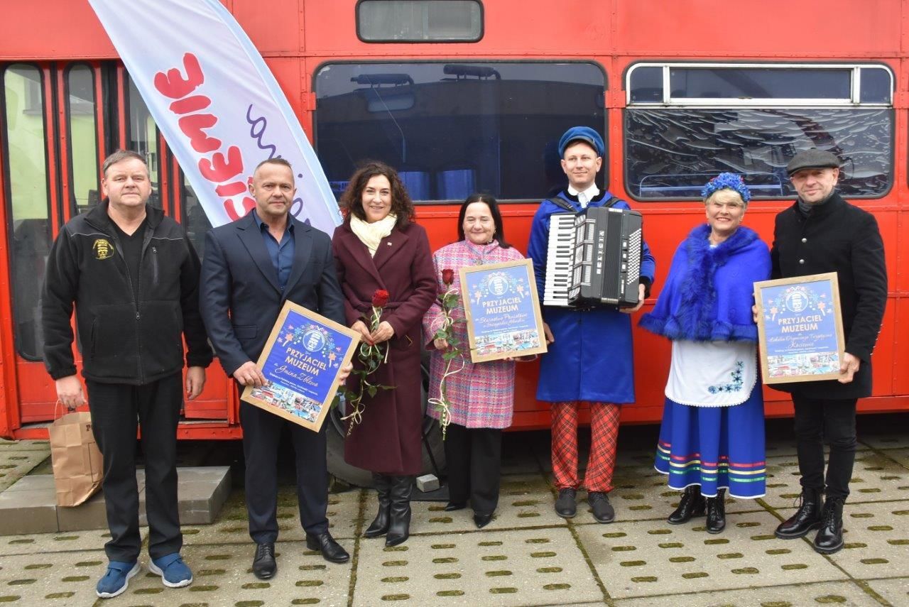 uczestnicy inauguracji kociewskiej informacji w Zblewie