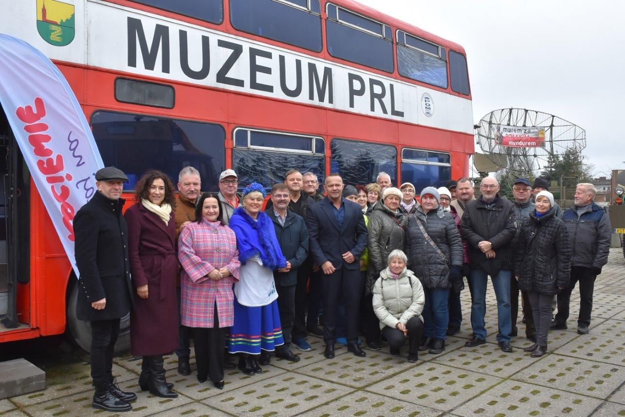 uczestnicy inauguracji kociewskiej informacji w Zblewie
