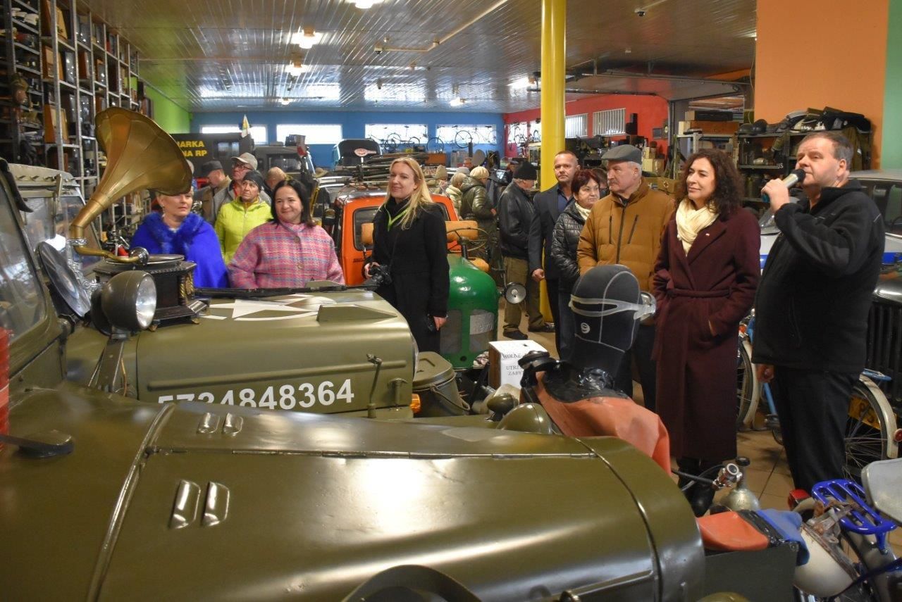 uczestnicy inauguracji kociewskiej informacji w Zblewie