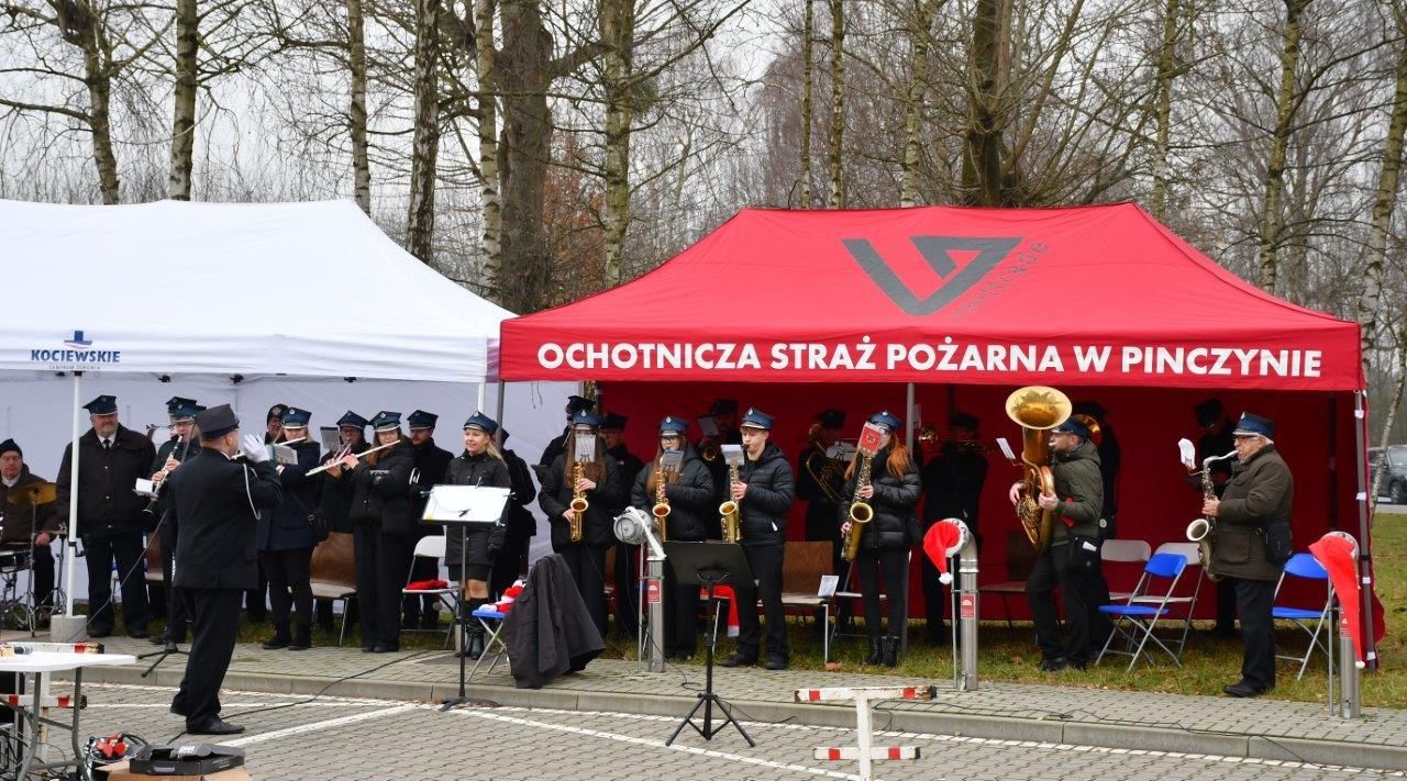 orkiestra gra koncert świąteczny