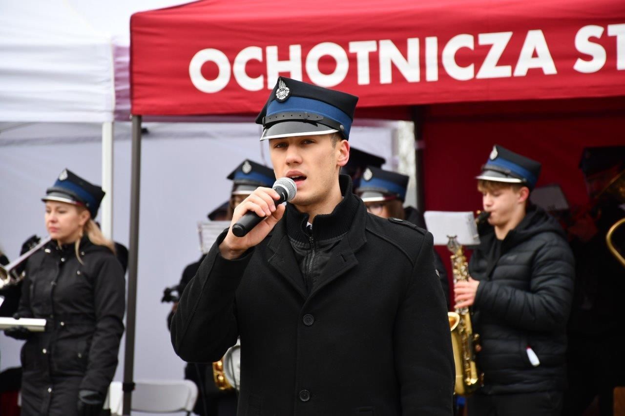 orkiestra gra koncert świąteczny