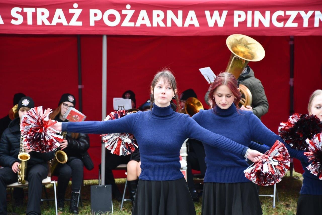 orkiestra gra koncert świąteczny