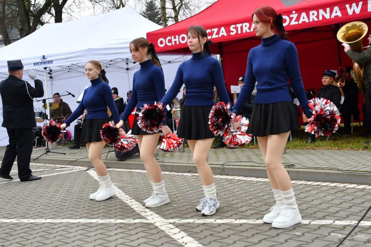 orkiestra gra koncert świąteczny