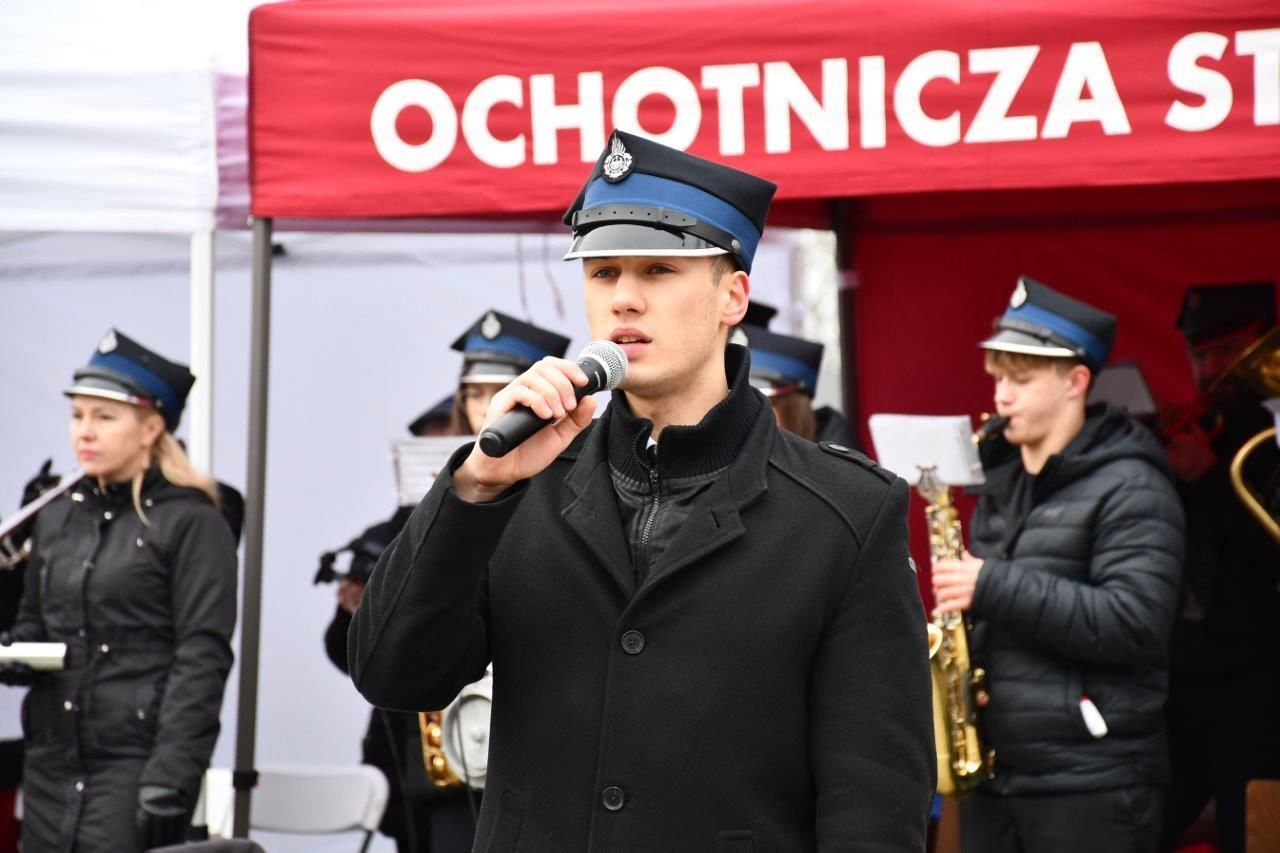 orkiestra gra koncert świąteczny