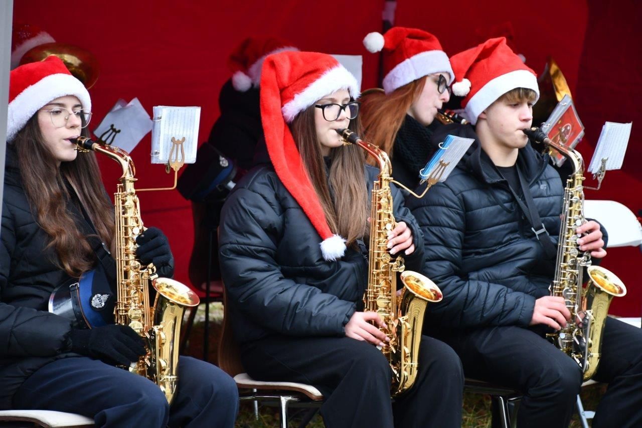 orkiestra gra koncert świąteczny