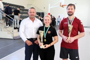 uczestnicy turnieju tenisa w zblewie