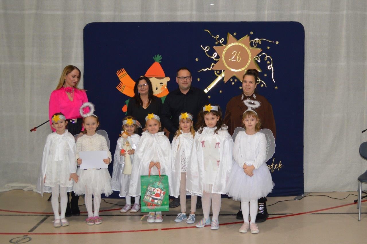 uczestnicy dekanalnego przeglądu kolęd