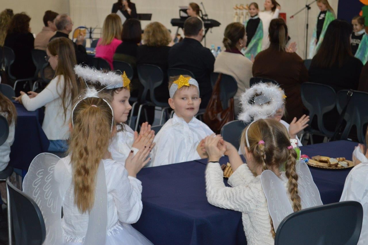 uczestnicy dekanalnego przeglądu kolęd