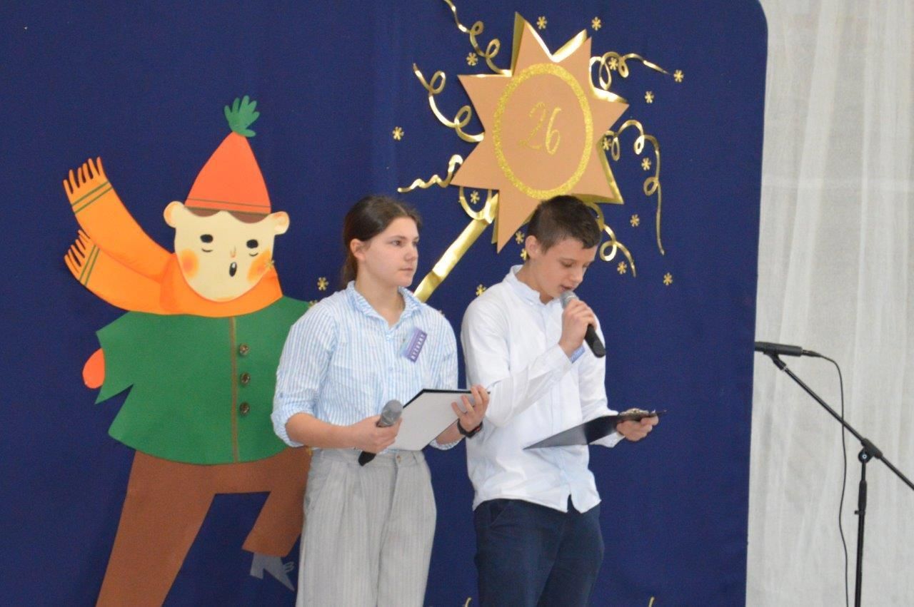 uczestnicy dekanalnego przeglądu kolęd