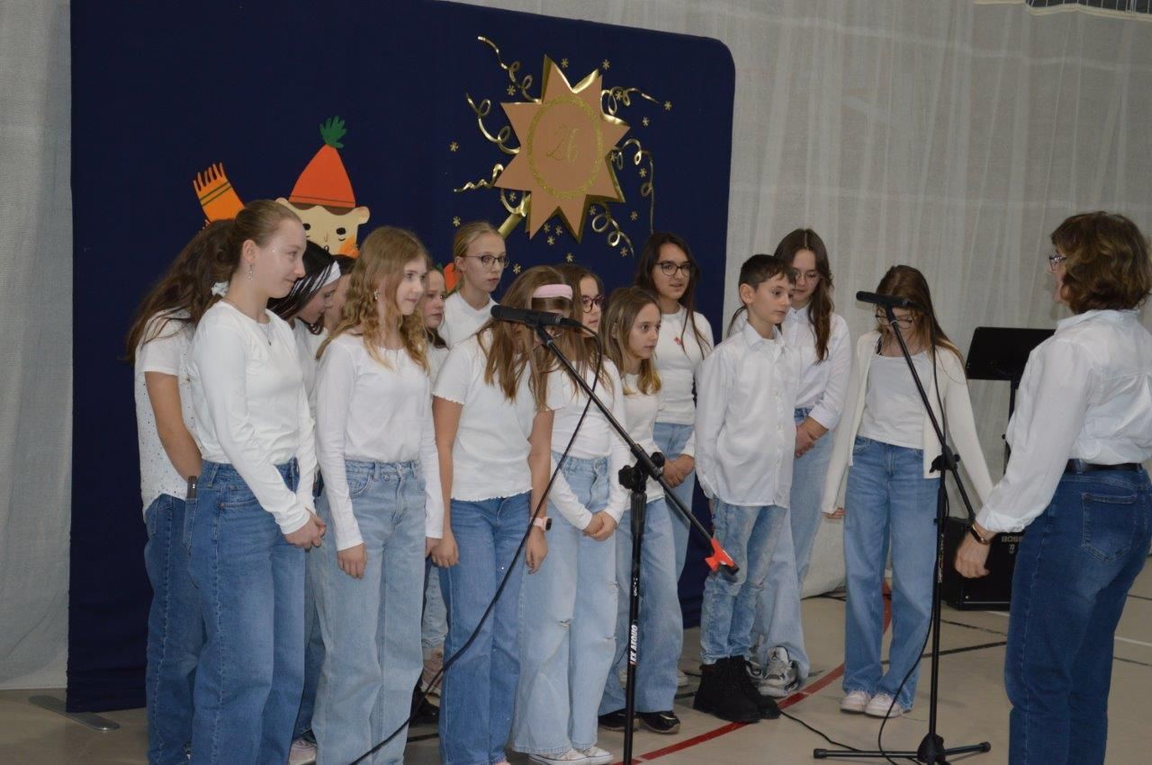 uczestnicy dekanalnego przeglądu kolęd