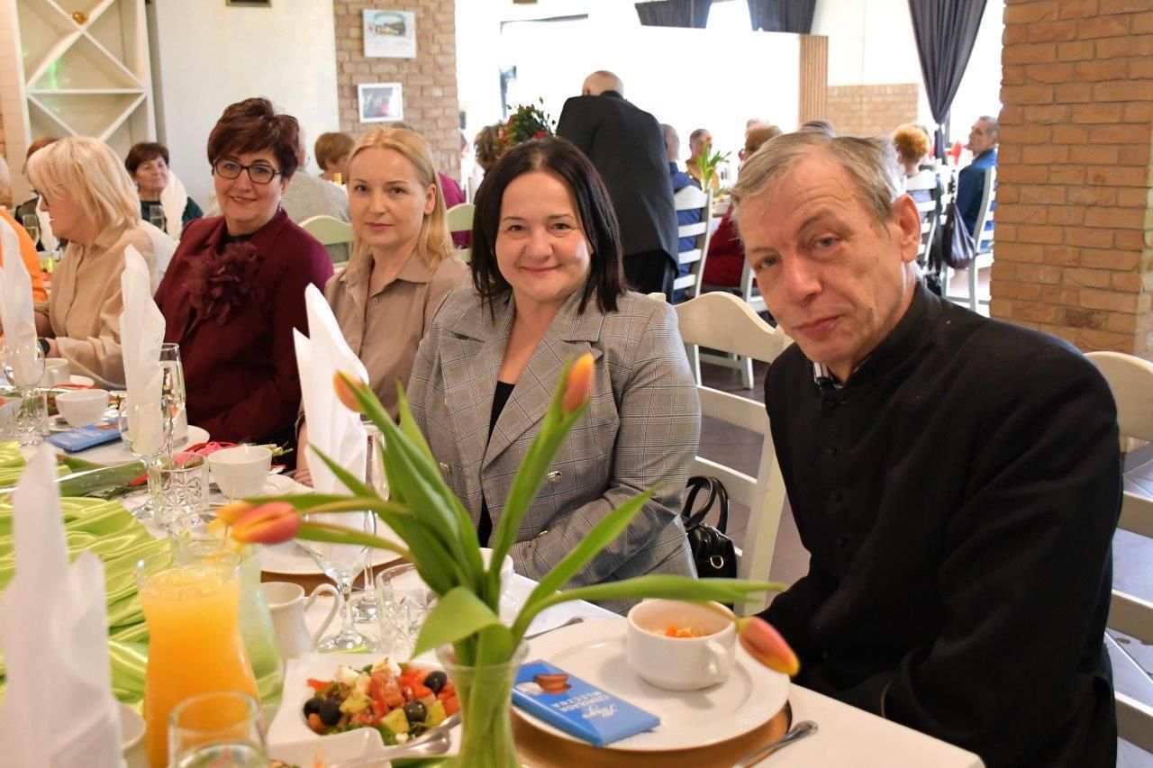 dzień kobiet u seniorów w Borzechowie