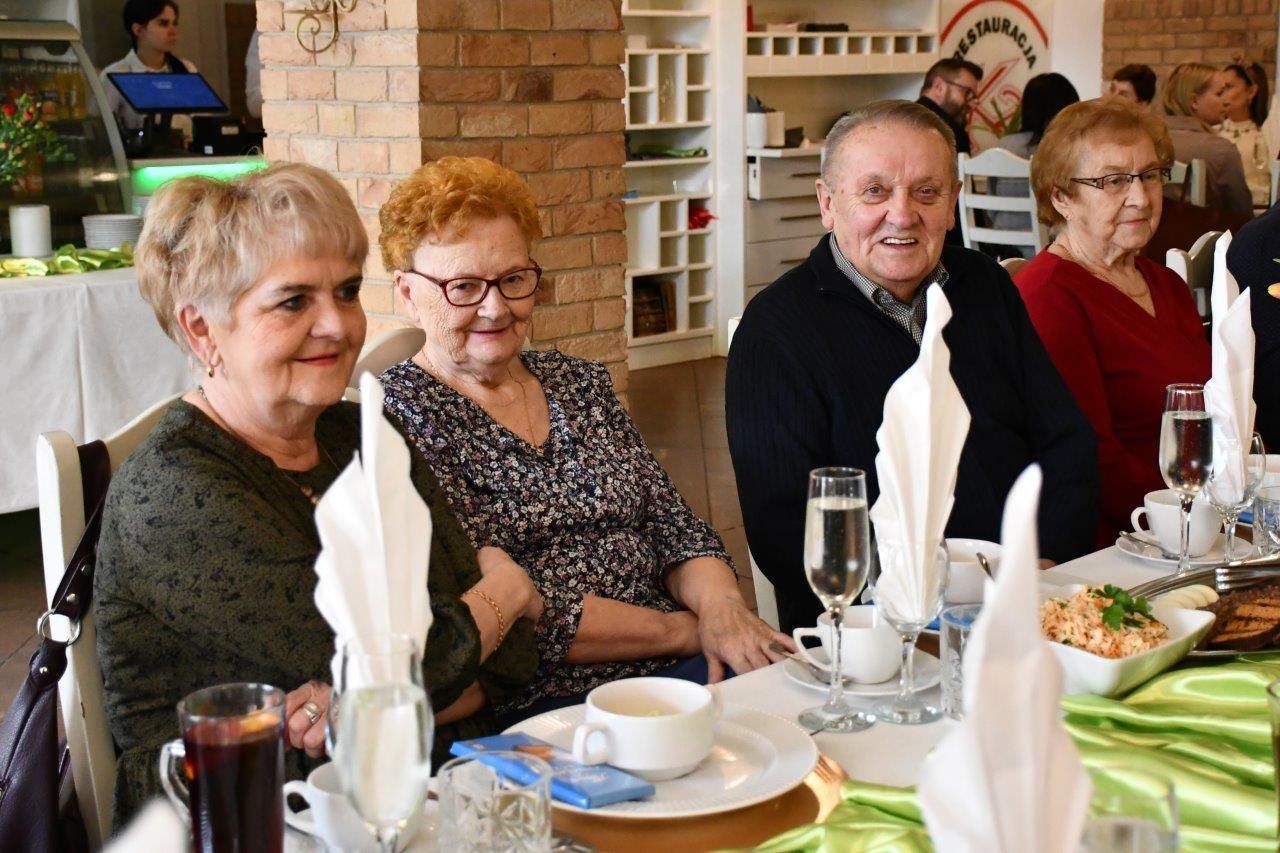 dzień kobiet u seniorów w Borzechowie