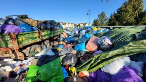 zbiórka odpadów tekstylnych na placu w Zblewie