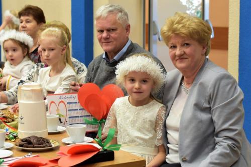 "ŻABKI" ZAPROSIŁY BABCIE I DZIADKÓW