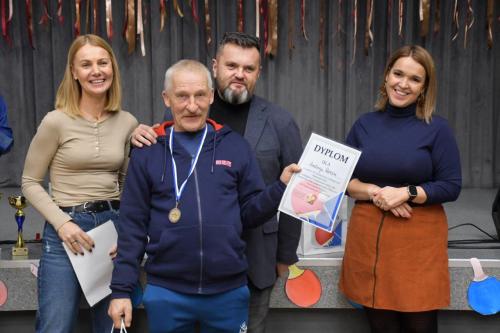 UCZESTNICY TURNIEJU ŚDS W ZBLEWIE W TENISA