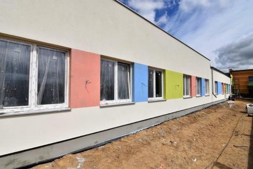 JUŻ NIEBAWEM: NOWE, KOLOROWE PRZEDSZKOLE W PINCZYNIE