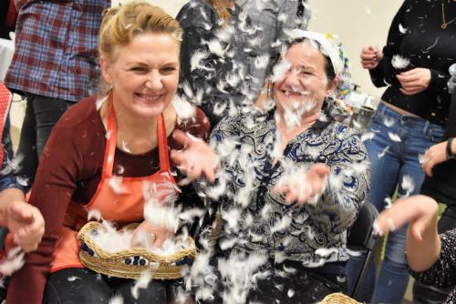 AŻ PIÓRA FRUWAŁY!... czyli DARCIE PIERZA NA WESOŁO